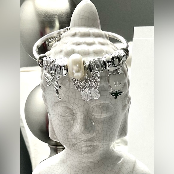 Stunning Butterfly and Dragonfly Snake Chain Charm Bracelet w/removable ends. - Picture 5 of 9